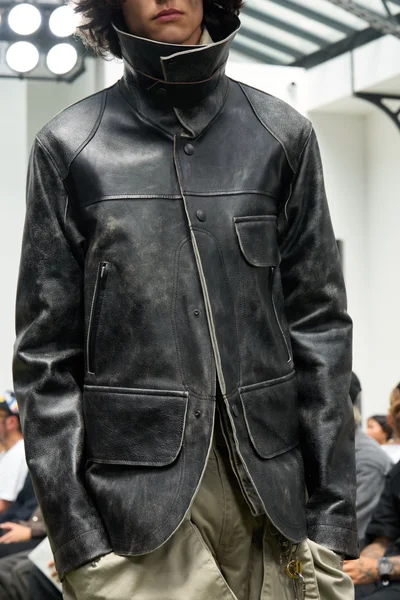 Look 77